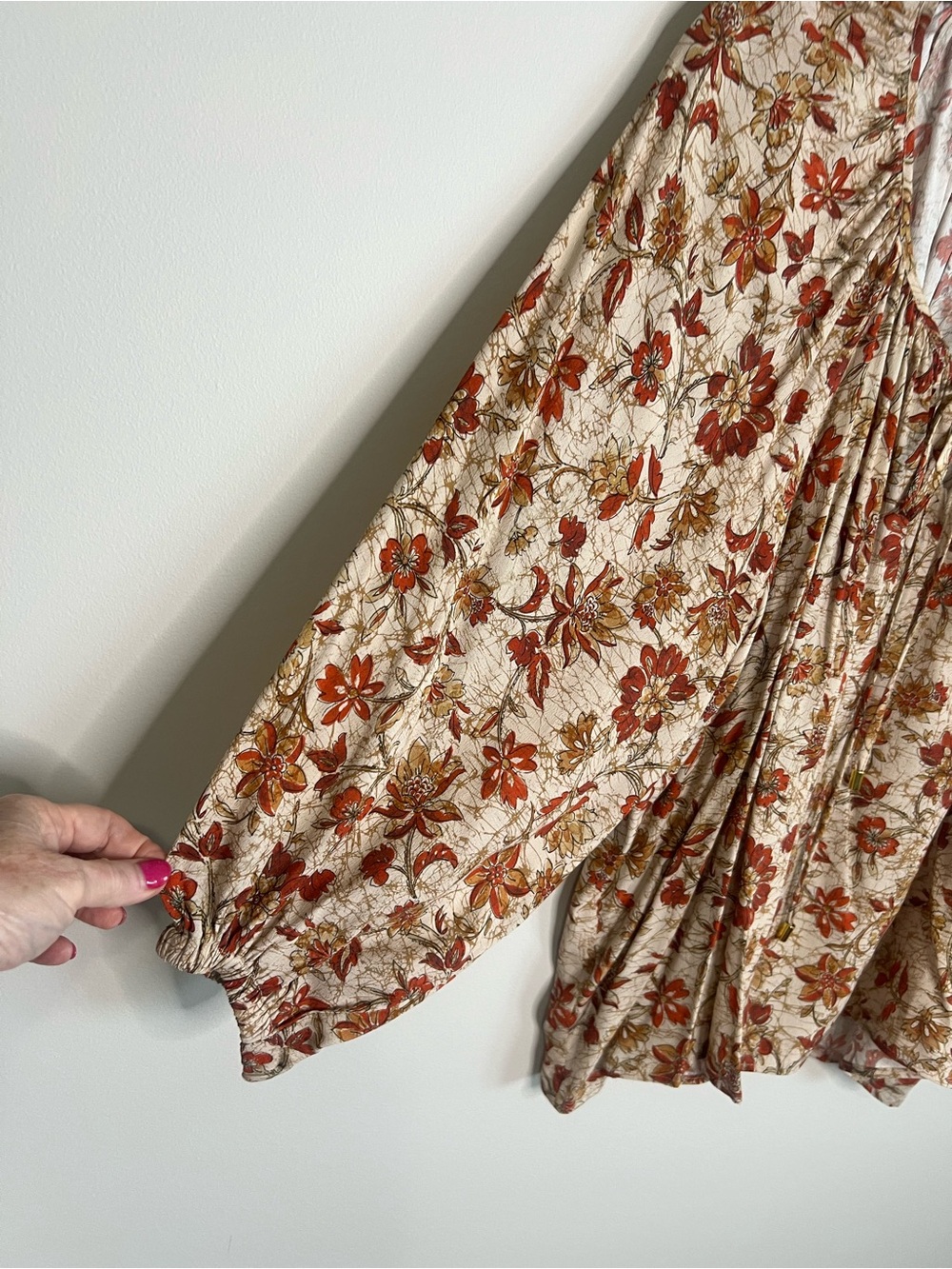 Karen Kane Cream Floral Peasant Blouse with Rust Accents - Picture 4 of 4